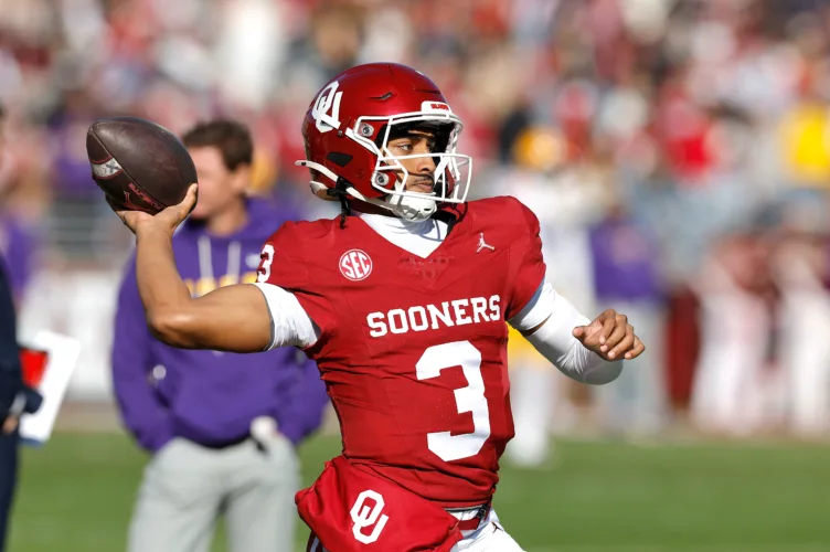 Oklahoma transfer will start at QB for WVU